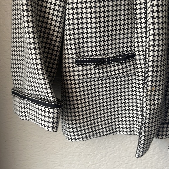 Positive attitude black-and-white blazer jacket - Picture 3 of 5